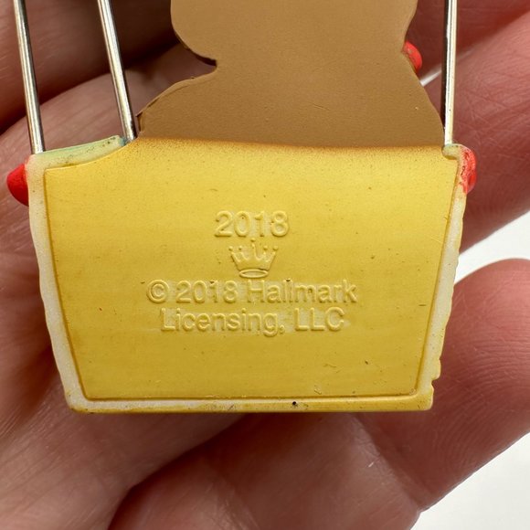 Hallmark Keepsake Ornament Loves Journey Begins Babys First Christmas 2018 - Picture 9 of 9